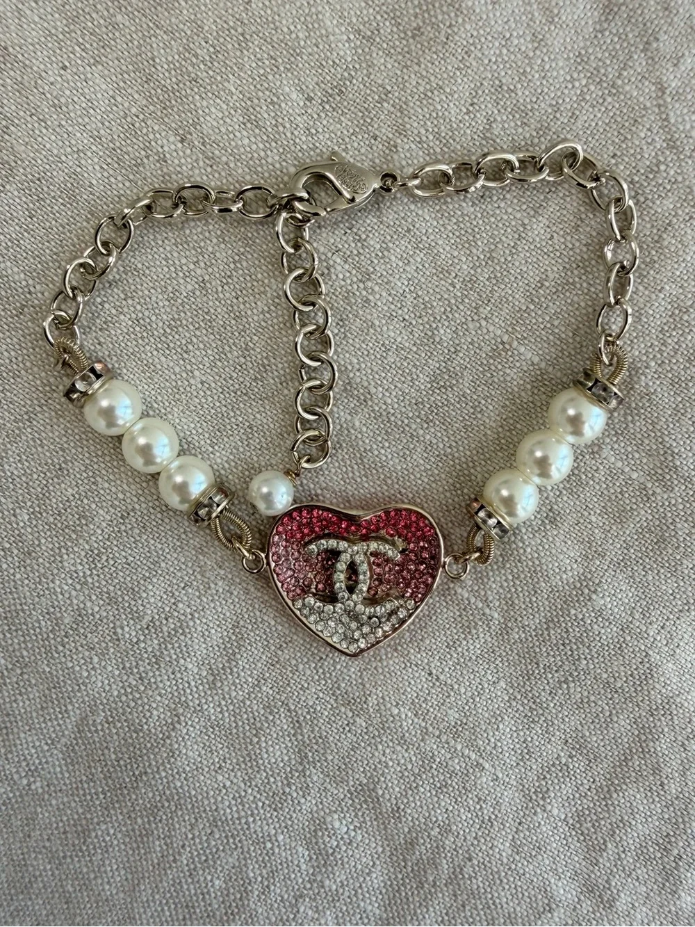 💗CHANEL Pink & White Crystal Heart Pearl Bracelet 🤍